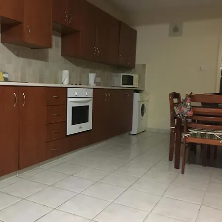 Sadie & Robins One Bedroomed Cyprus * Liopetri