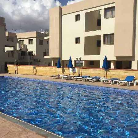 Sadie & Robins One Bedroomed Cyprus