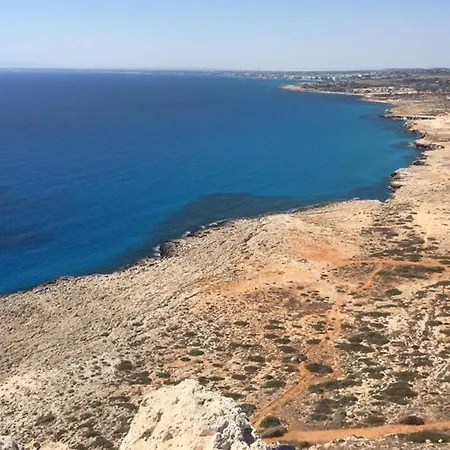 Sadie & Robins One Bedroomed Cyprus Liopetri