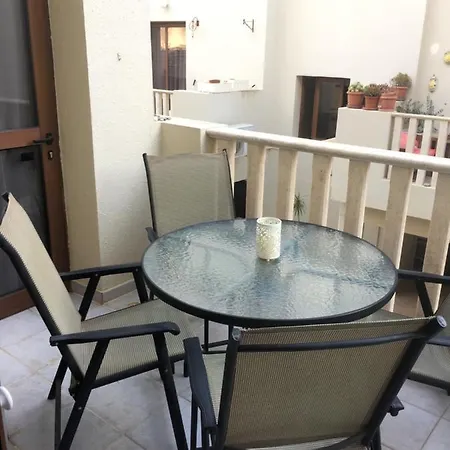 Sadie & Robins One Bedroomed Cyprus Apartman
