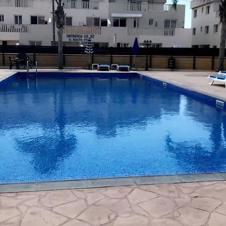 Sadie & Robins One Bedroomed Cyprus Apartman