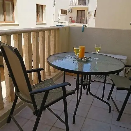 Sadie & Robins One Bedroomed Cyprus Apartman