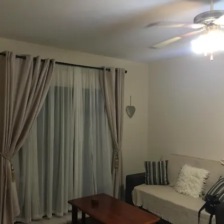 Sadie & Robins One Bedroomed Cyprus Apartman Liopétri